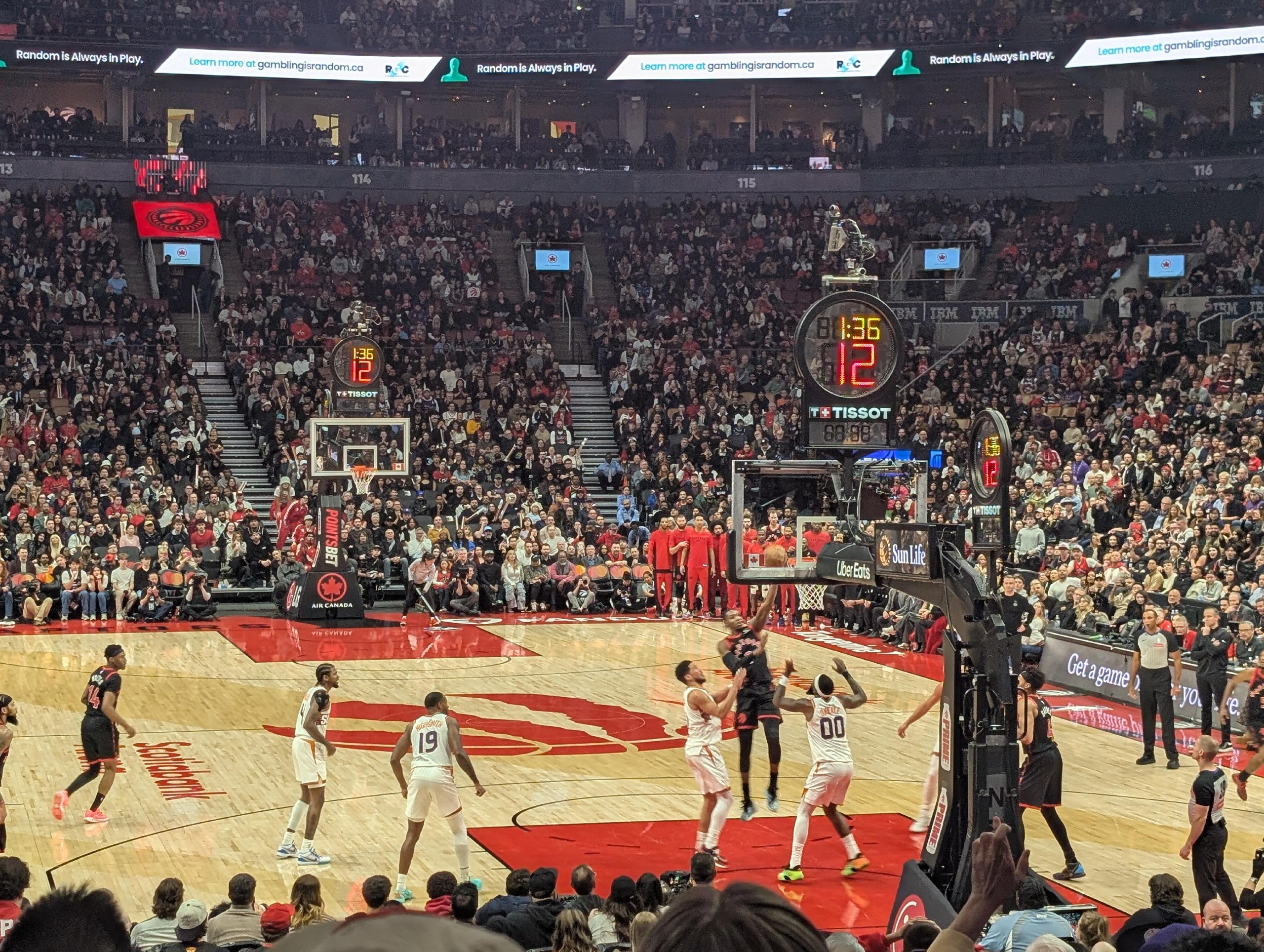 Raptors vs Suns basketball game